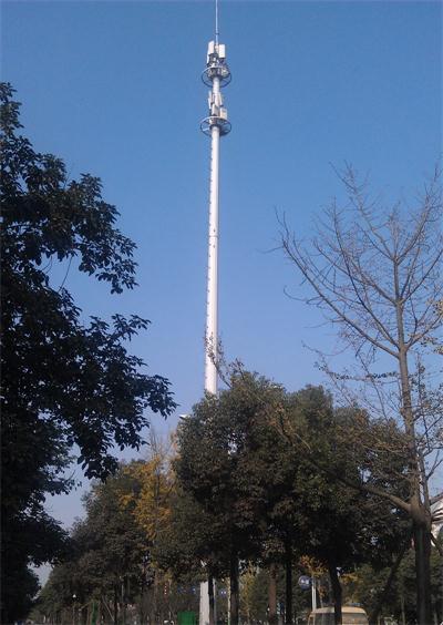 內(nèi)蒙古赤峰單管通訊塔安裝案例